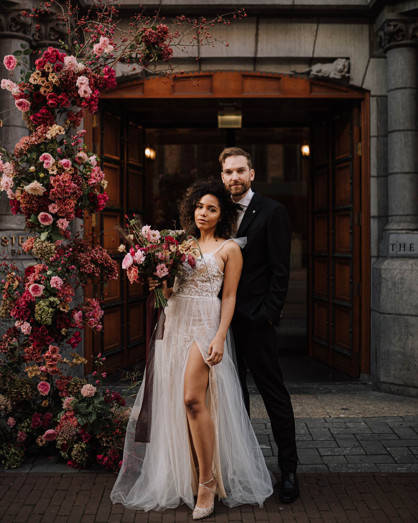Amsterdam-wedding-photographer-flowers-castle